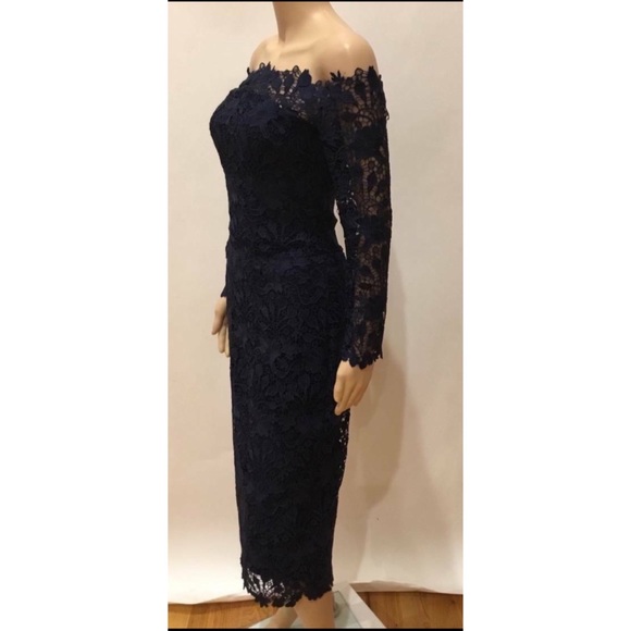 MONIQUE LHUILLIER OFF THE SHOULDER LACE DRESS MRSP: $3995 - Picture 5 of 9